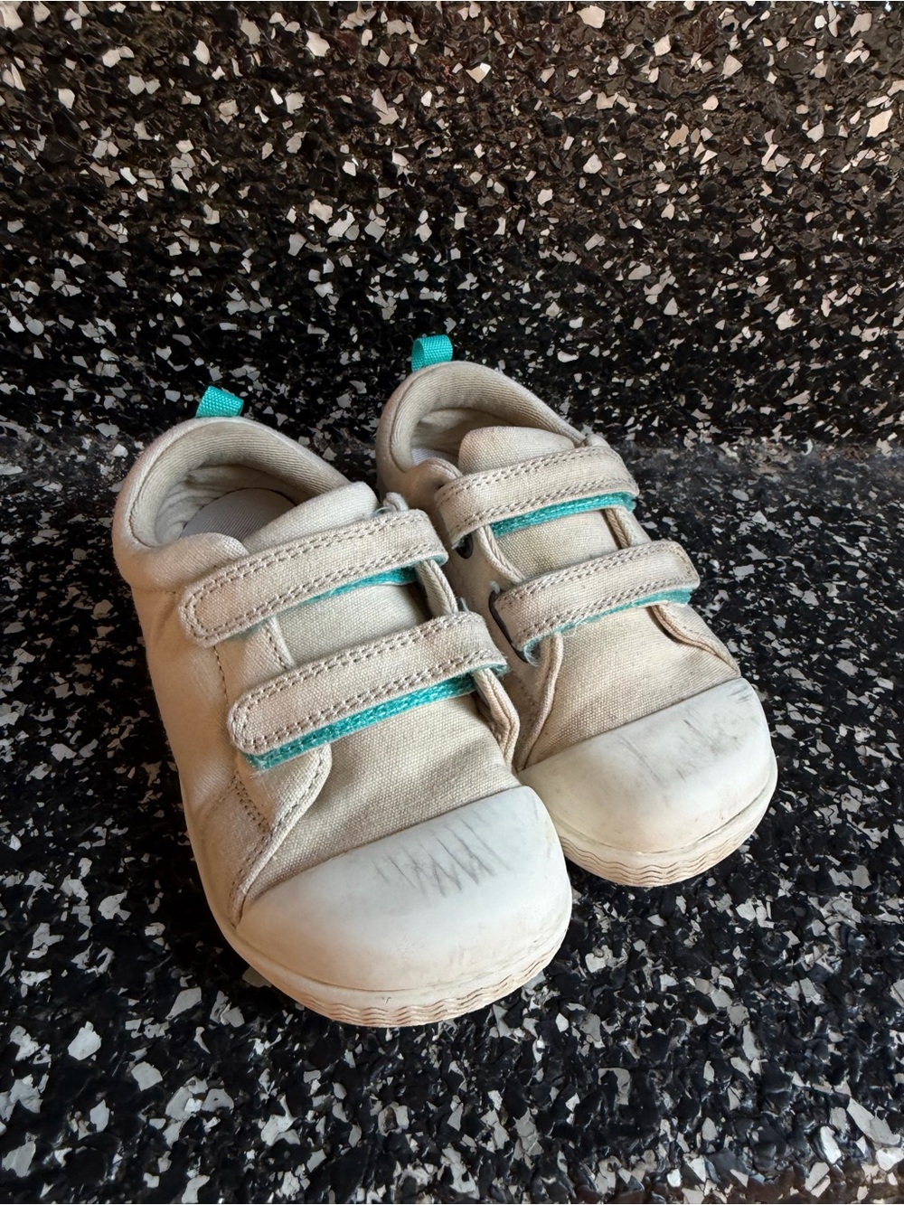 GUC Ten Little Everyday Original - Gray Kids Shoes Size 9.5
